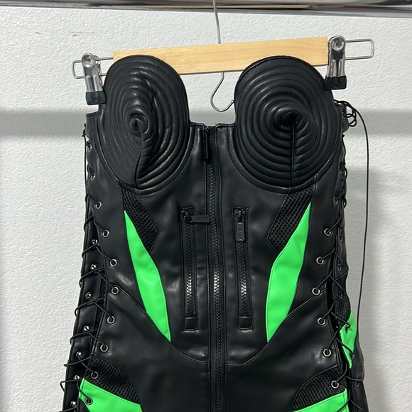 Dress - Picture 3 of 7